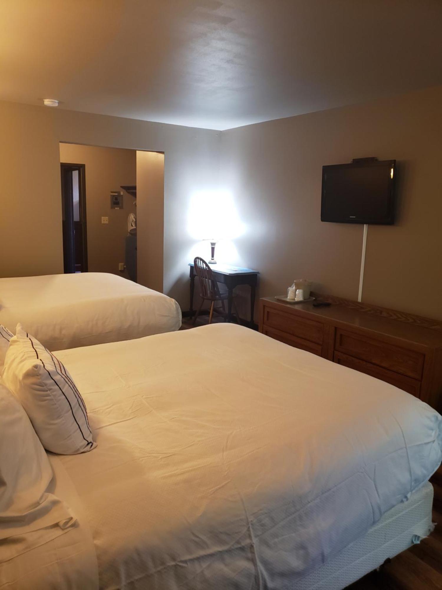 Rib Mountain Inn Wausau Room photo